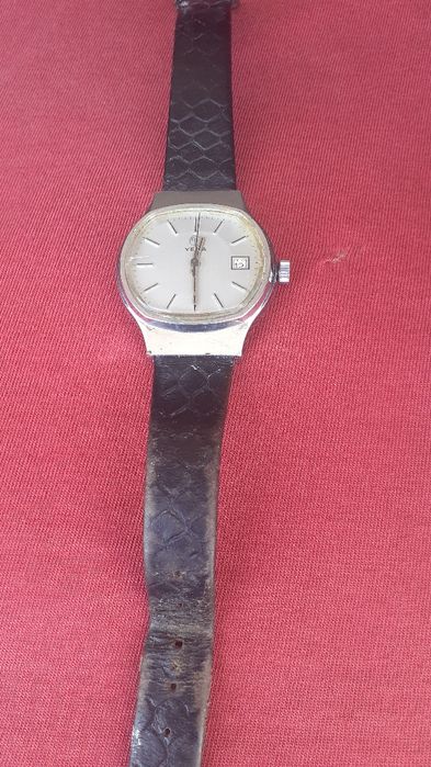 Relogio yema bom estado