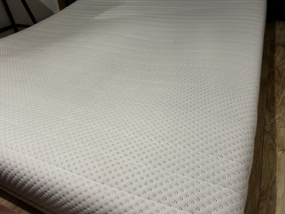 Materac sprezynowy 180/200 cm bleck red white