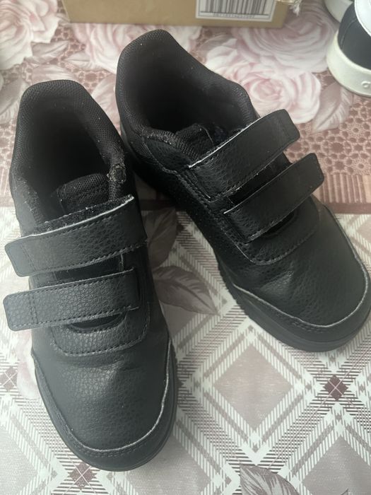 Кросівки adidas 32