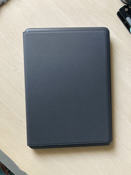 Чохол клавіатура logitech slim folio ipad 10.5