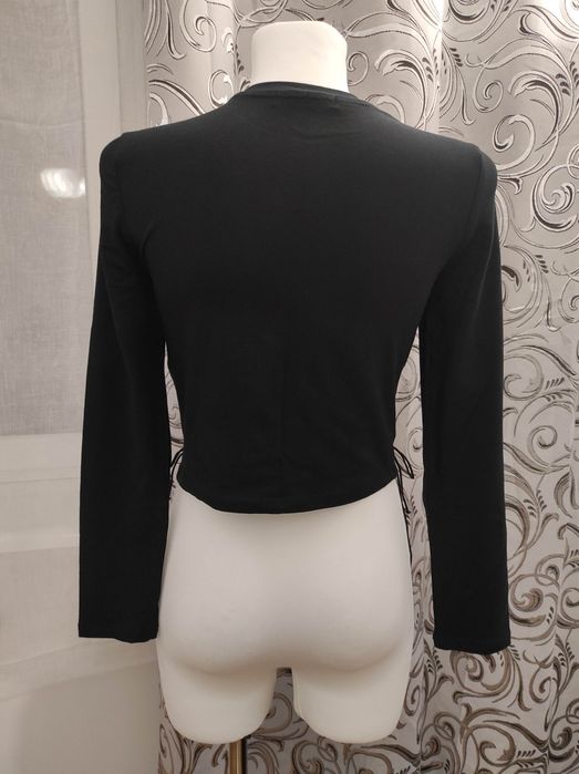 Bluzka czarna z orłem crop top bershka M S
