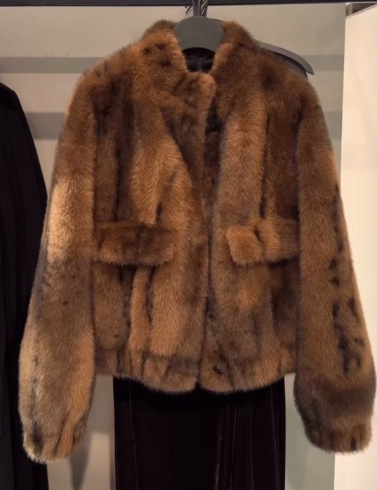 Шуба/ бомпер Mango новий