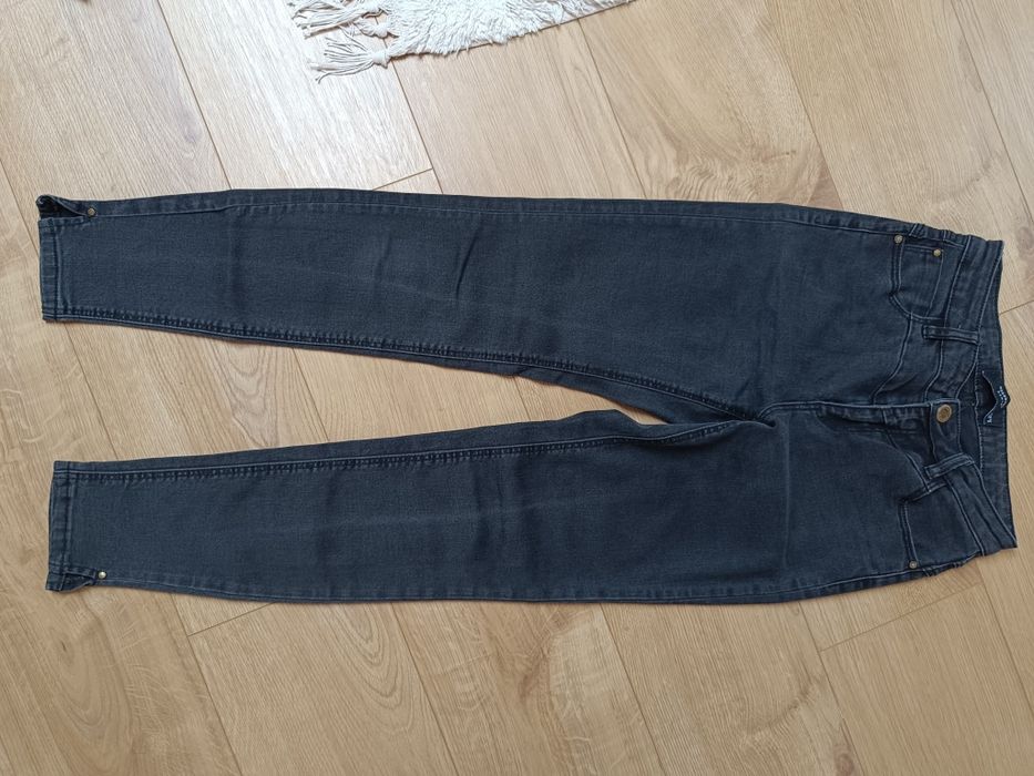 Nowe spodnie Reserved czarne 36 jeansowe rurki slim