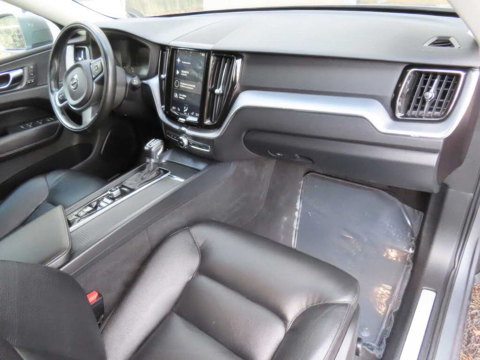Volvo XC60 T6 Momentum      2019