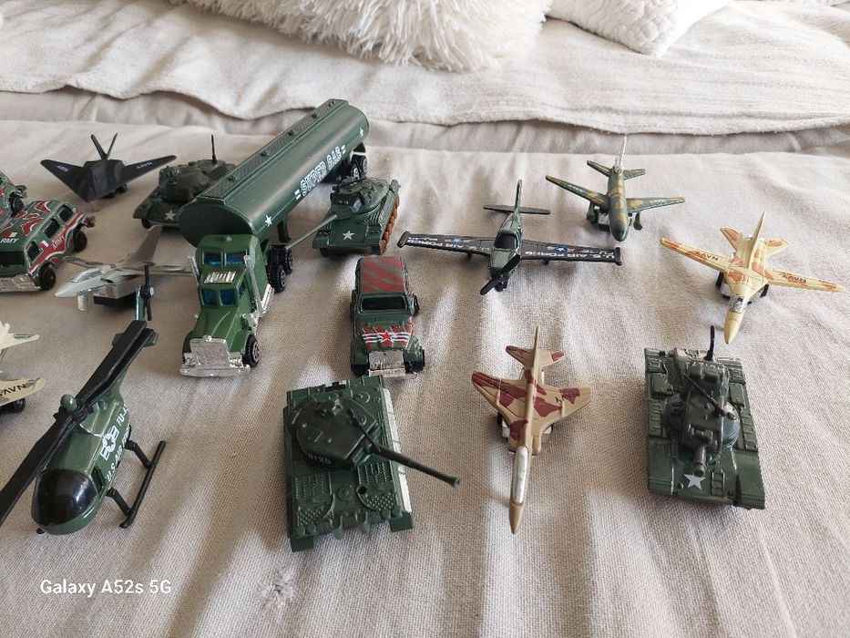 Viaturas , Tamques e Avioes  Guerra