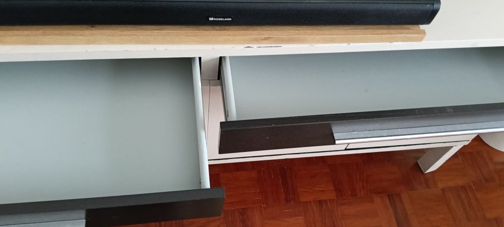 Aparador IKEA com 2 gavetas