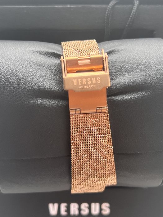 Женские часы Versus от Versace