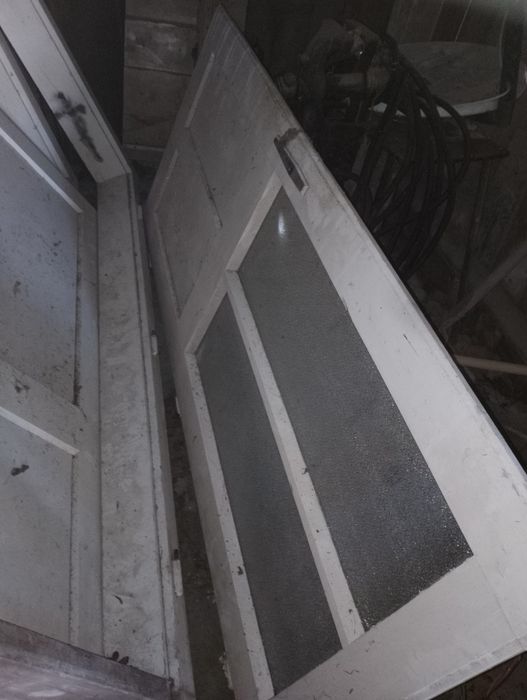 Drzwi drewniane z futrynami