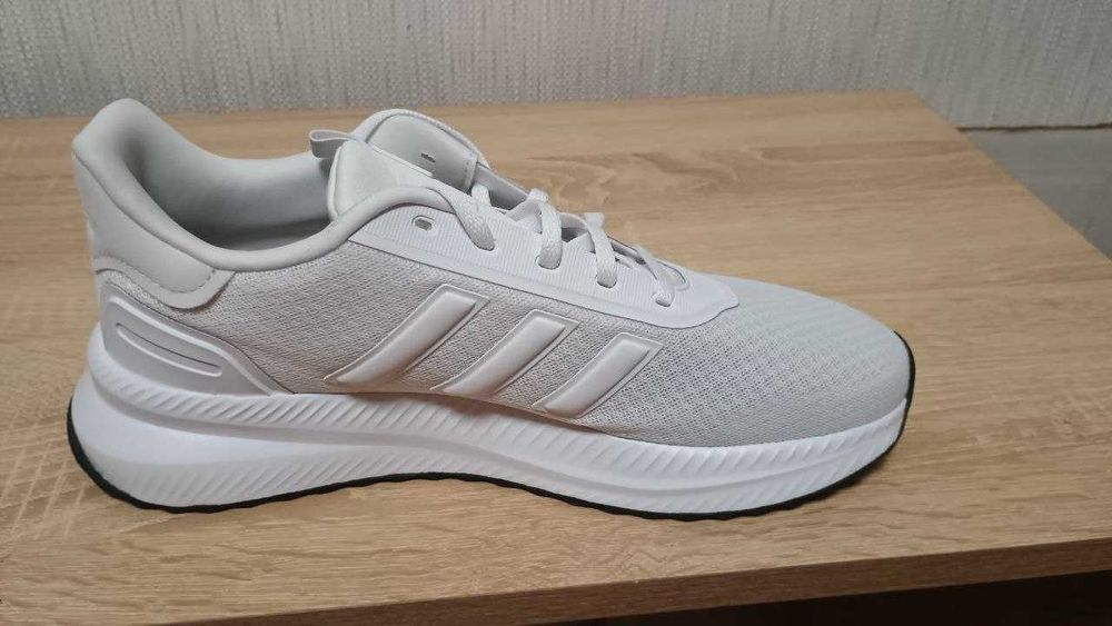 Кросівки Adidas нові