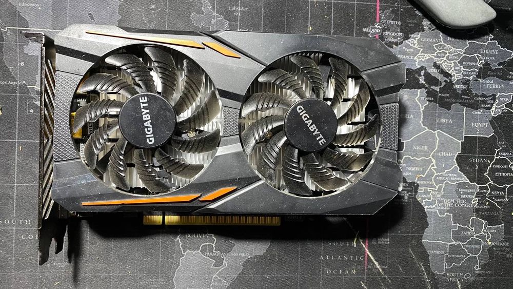 Відеокарта Gigabyte GTX 1050 3Gb(На Запчастини)