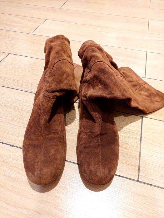 Замшеві чоботи Prada