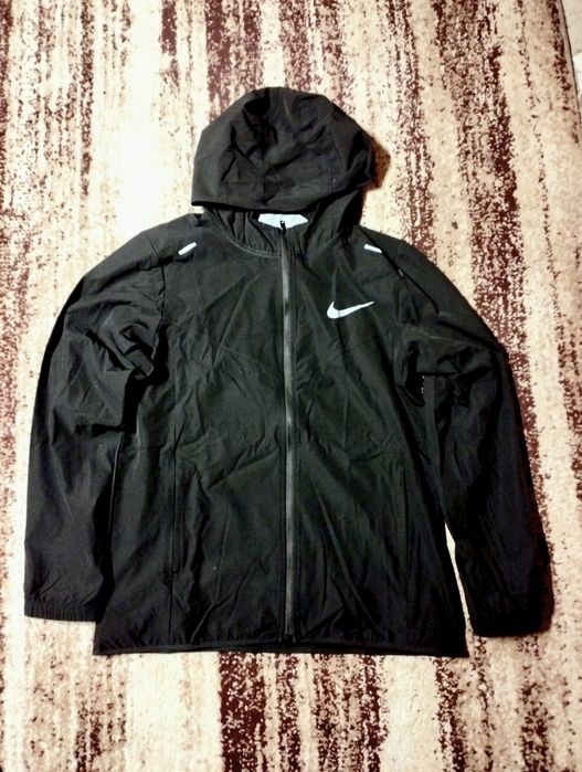 Nike męska kurtka sportowa biegowa czarna M idealny stan