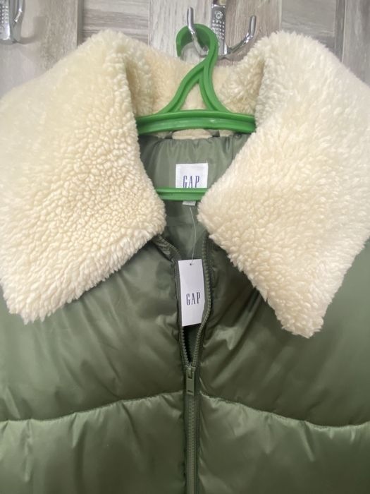 Зимова жіноча куртка