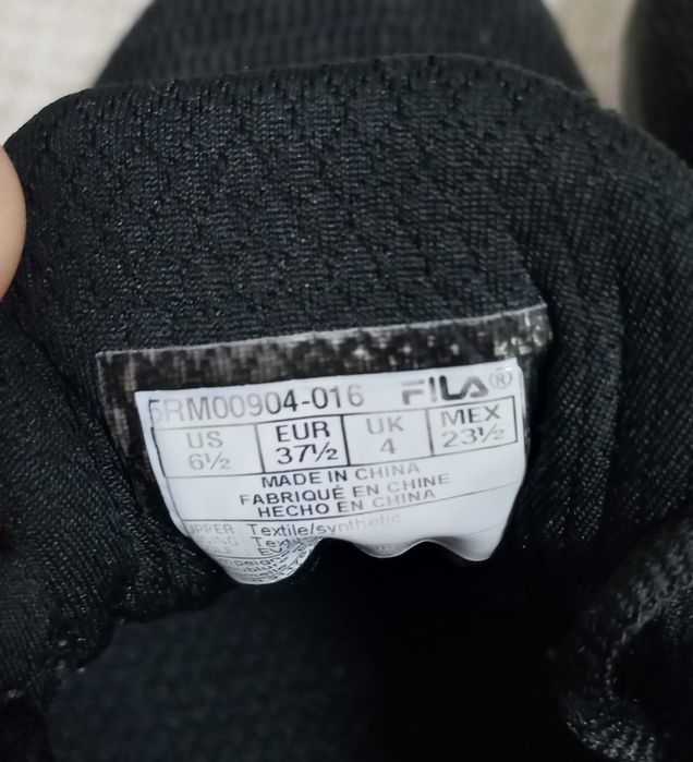 Жіночі кросівки Fila