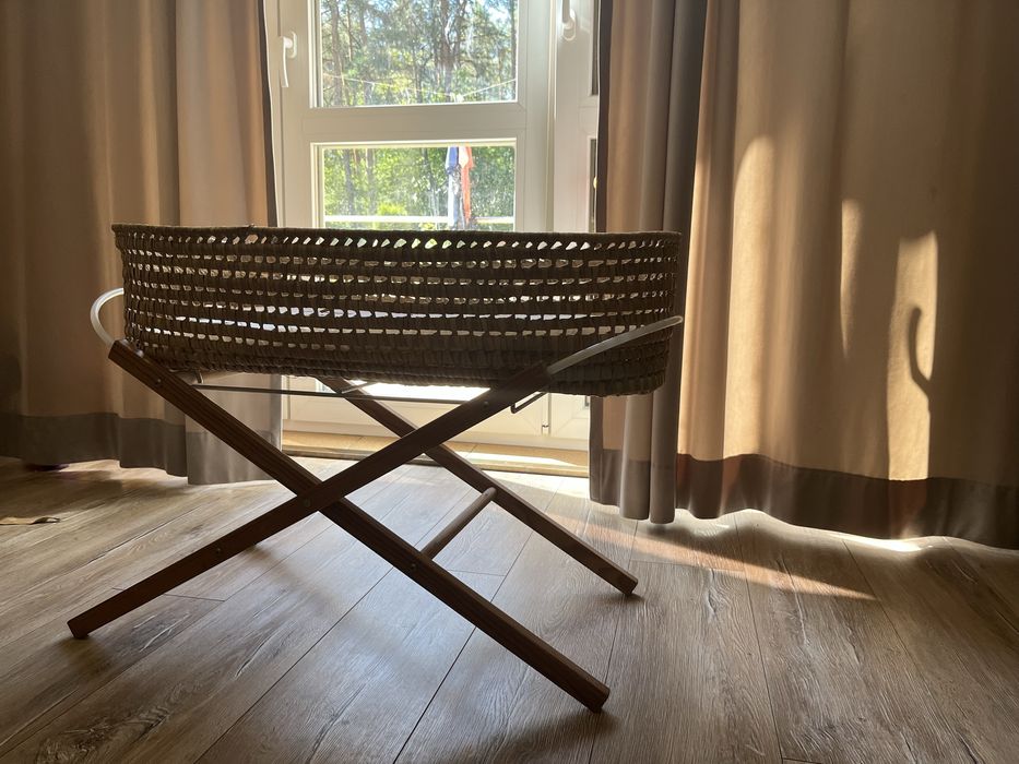 Kosz Mojżesza, łóżeczko