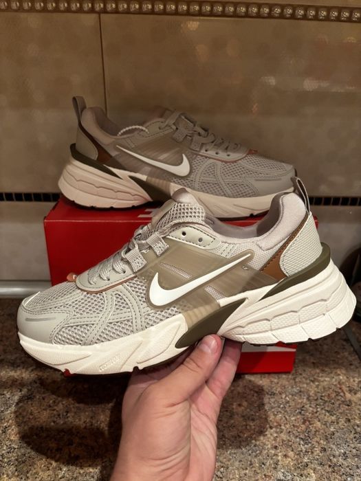 Nike Runtekk V2K Beige Brown жіночі кросівки найк рантек
