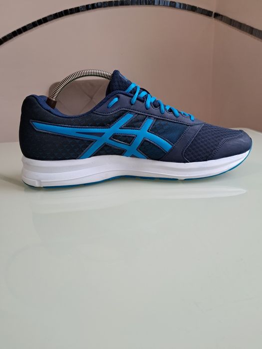 кросівки чоловічі asics