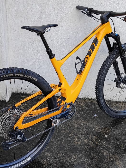 1799€Scott Spark carbono ( aceito retomas)
Tamanho M 
Suspensão e amor
