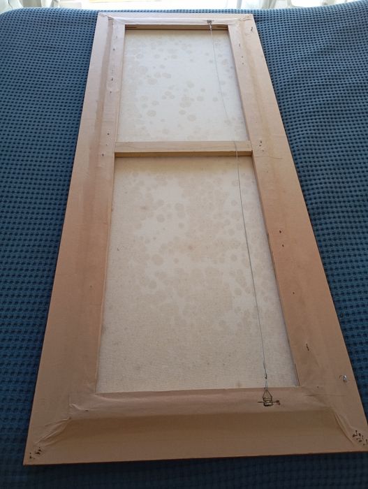 Quadro c/ moldura madeira bonita, com anjo colado que pode substituir