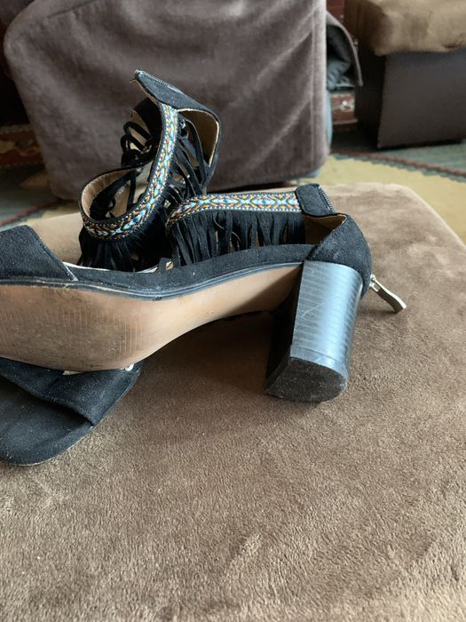 Sandałki na słupku