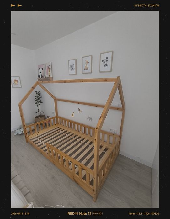 Cama Montessori (casinha)