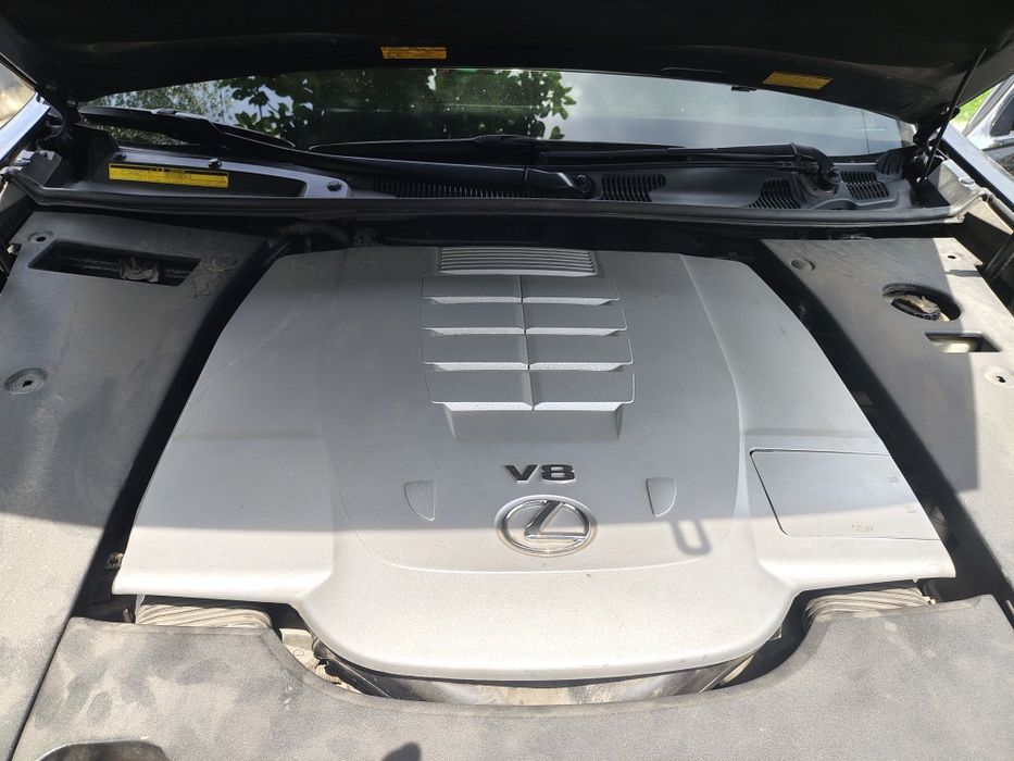 Продам семейный автомобиль