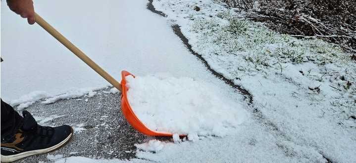 Mocna łopata do odśnieżania – ergonomiczna, solidna konstrukcja
