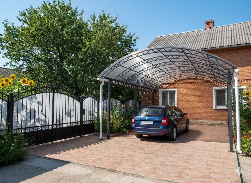 Полікарбонат стільниковий та монолітний в наявності.