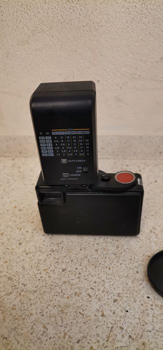 Máquina fotográfica OLYMPUS 
Ótima para colecionadores. 
Funciona a pi