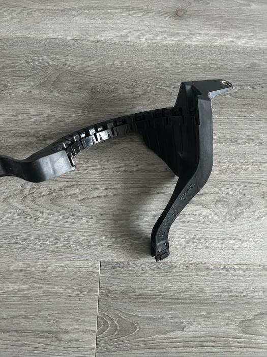 Кронштейн розширювального бачка BMW F10