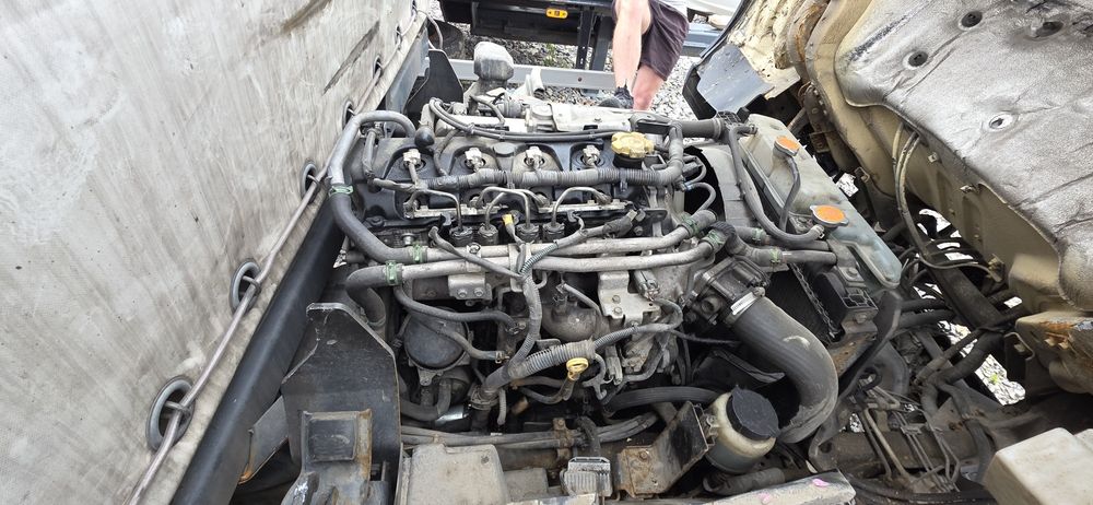 Silnik cabstar Navara maxity 2.5 130 koni euro 5 stan bdb film