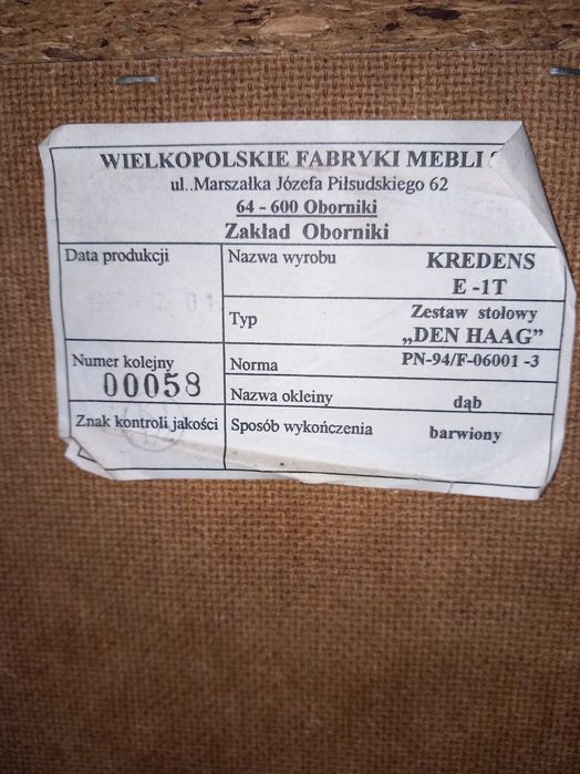komoda narożna z witryną