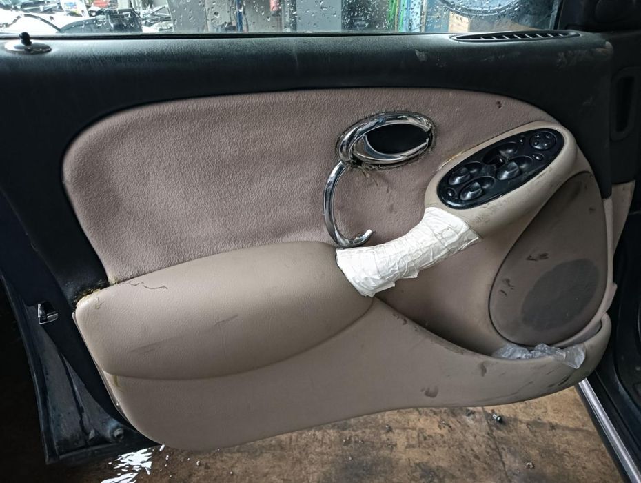 Guarda-Lamas Frente Direito Mg Rover Rover 75
