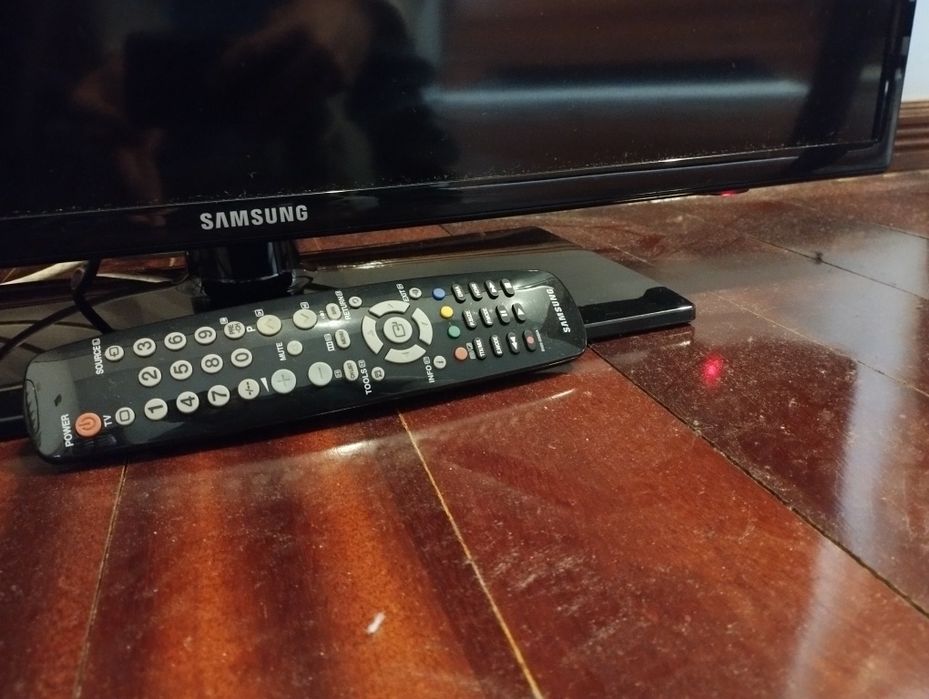 LCD Samsung 32" + comando original