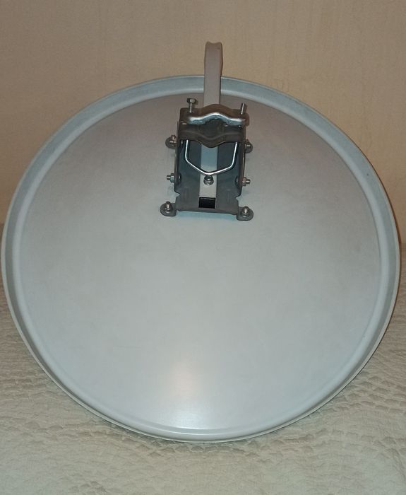 Супутникова тарілка STRONG