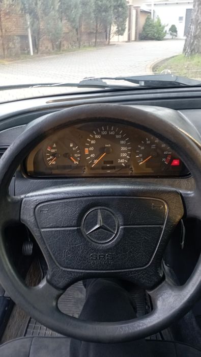 Продам Mercedes-Benz C180