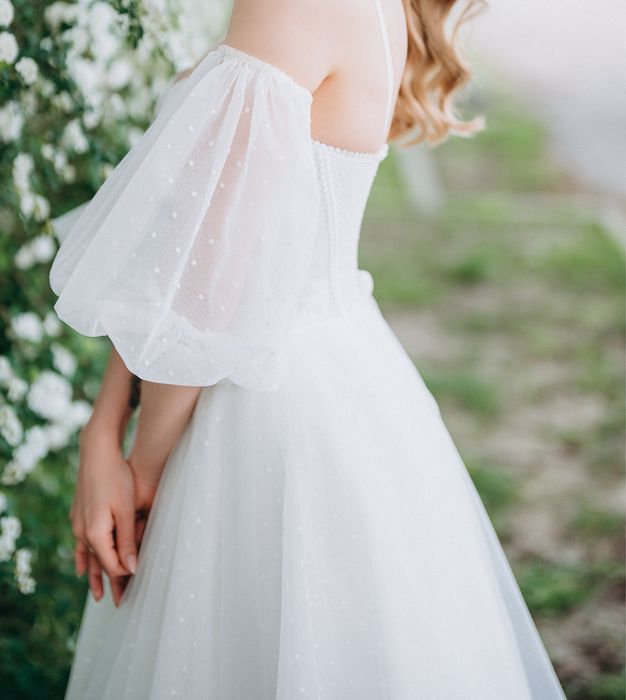 Продам весільну сукню