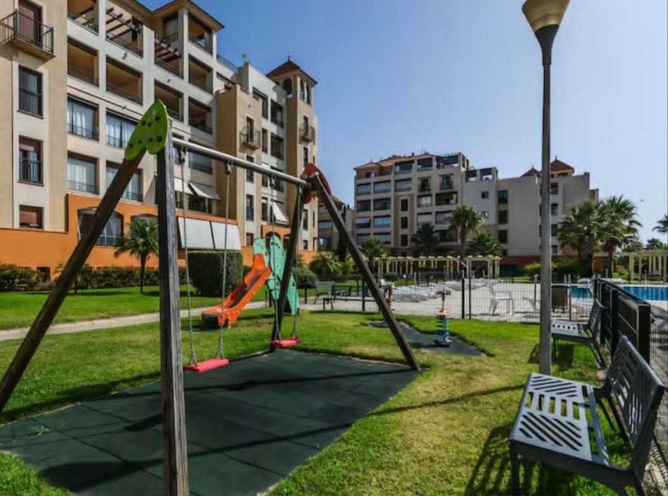 Apartamento T2 com piscina, parqueamento, 1ªlinha da praia em Isla Canela em Ayamonte