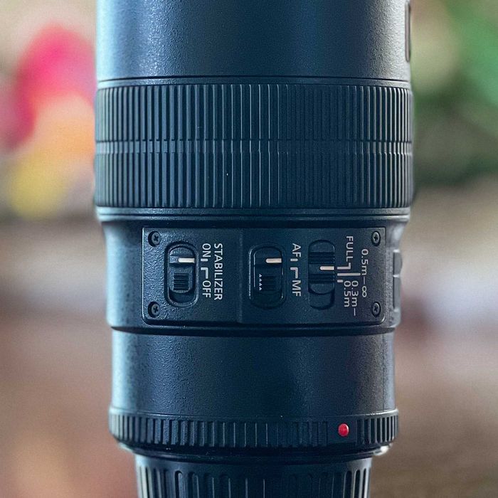 Canon EF 100mm f/2.8 L IS USM C/ Nova