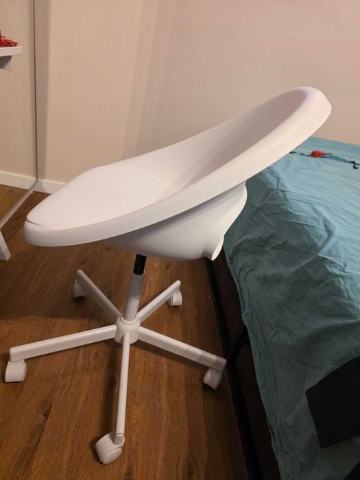 Secretária IKEA TROTTEN + Cadeira Branca
