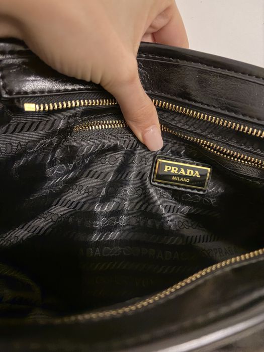 Bolsa Prada nova