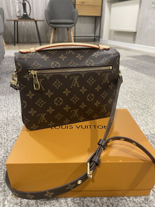 Продам сумку  женскую Louis Vuitton