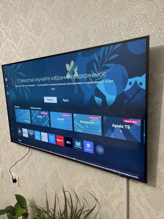 Samsung Модель UE50BU8072UXXH телевизор с ньюансом