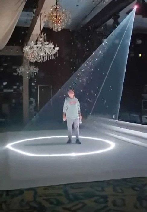 ЛАЗЕР 15W СУПЕР ЯКІСТЬ на первый танец ефект ПОПЕЛЮШКИ на весілля