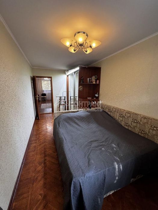Продам 2к кв, район Трц Украина, Тракторостроителей 90б