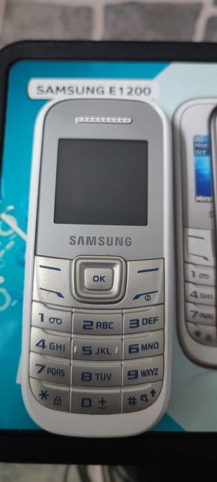 Telemóvel de Teclas Samsung E1200 Branco – Completo com Caixa e Carregador Original