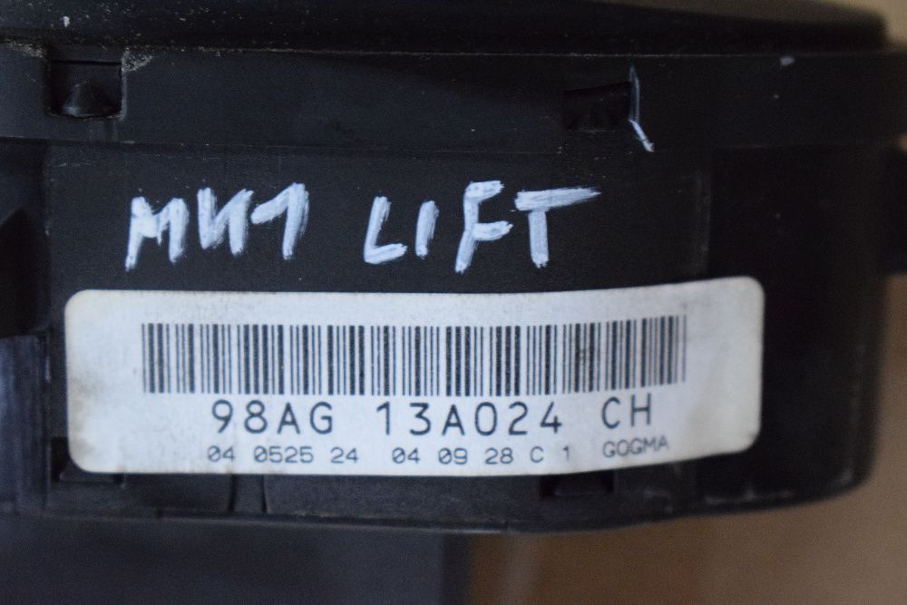 Włącznik przełącznik świataeł Ford Focus mk1 lift