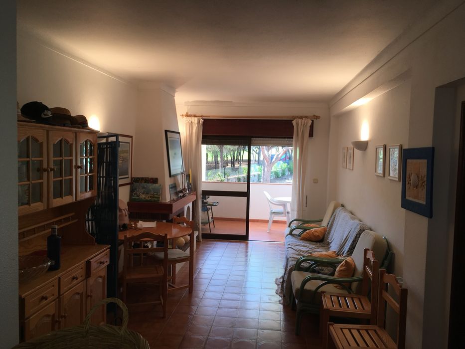 Arrenda, Algarve, Albufeira, em frente ao Pine Cliff