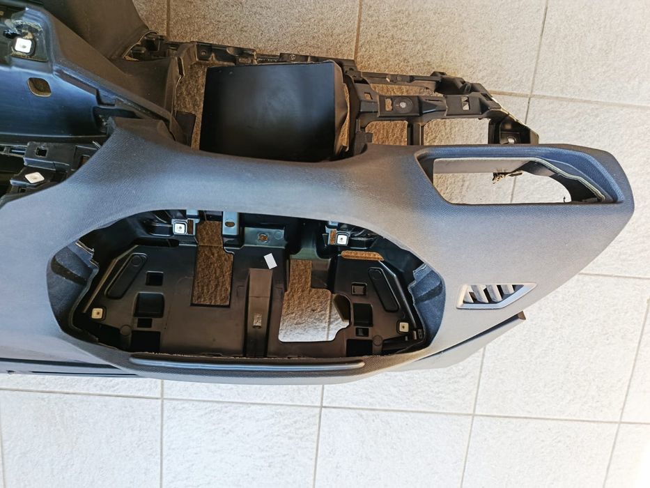 Панель Peugeot 3008-5008 2G