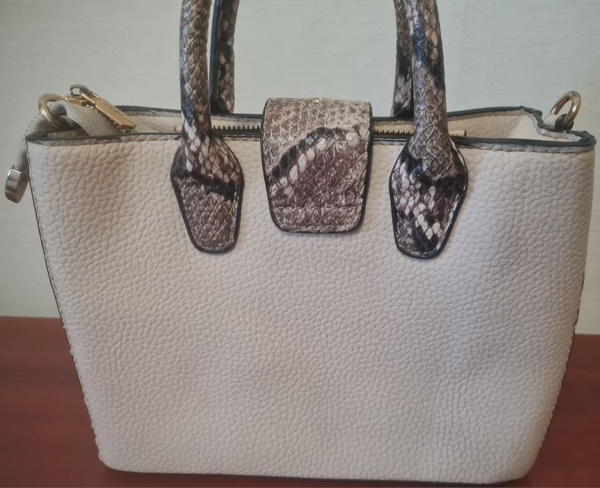 Продам сумку Prada